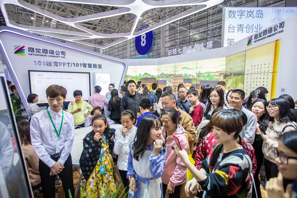熊立博士接受媒体采访